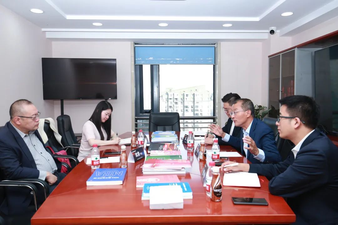 熱烈歡迎法國布雷斯特商學院校長沈岱博士、Clovitis中國辦公室負責人劉彥麟一行來訪社科賽斯！