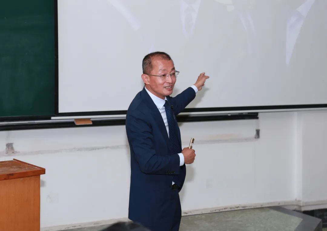 社科賽斯考研董事長甄誠先生應邀為河北工業大學MBA帶來專題講座！