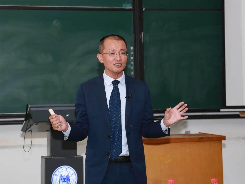 社科賽斯考研董事長甄誠先生應邀為河北工業大學MBA帶來專題講座！